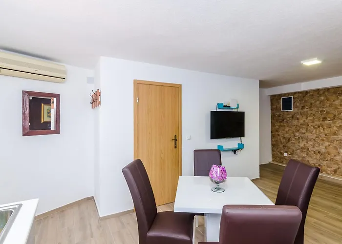 Paula - One Bedroom With Shared Terrace *