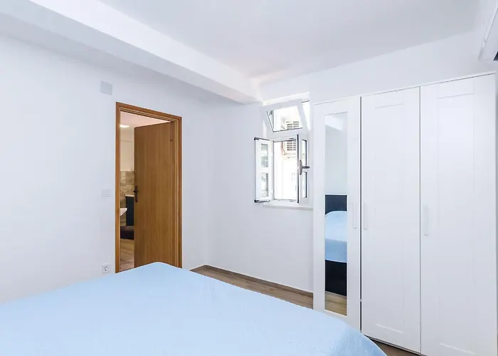 Lägenhet Paula - One Bedroom With Shared Terrace