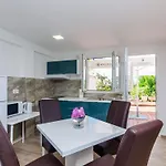 Paula - One Bedroom With Shared Terrace דוברובניק