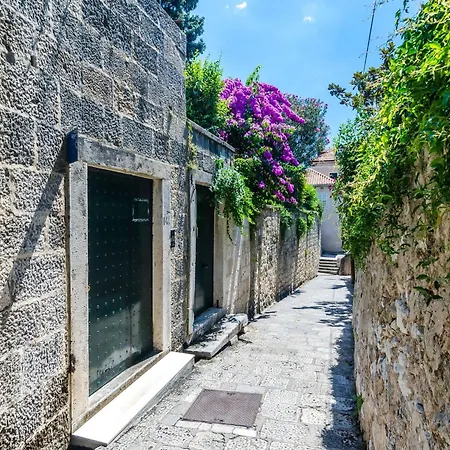Paula - One Bedroom With Shared Terrace דירה *